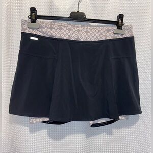 Women’s LOLE black‎ and gray skort size Large